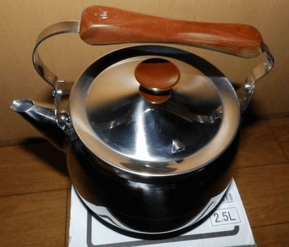 NEW_CROWN_KETTLE_EKT164_002.jpg