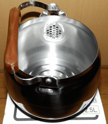 NEW_CROWN_KETTLE_EKT164_005.jpg